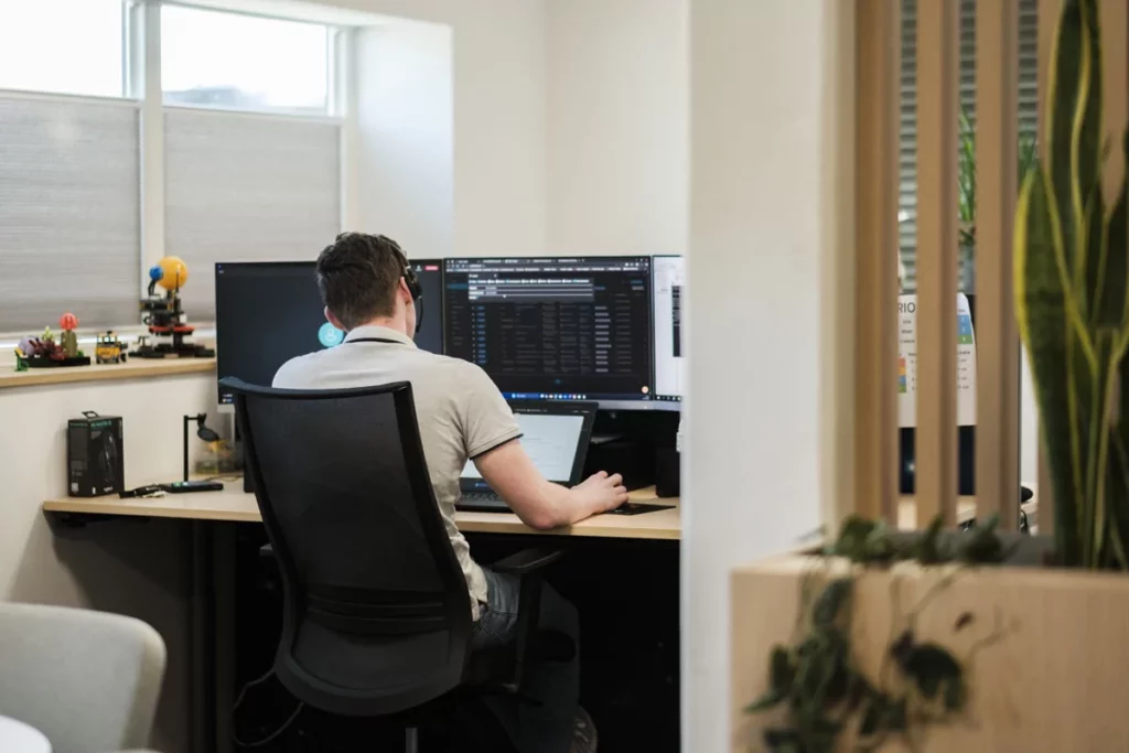 Quubit | Emailhandtekening